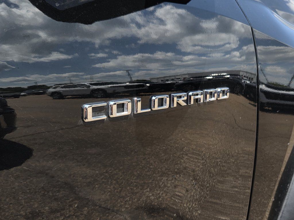Used 2023 Chevrolet Colorado Trail Boss w/ Technology Package AWD/4WD image 4