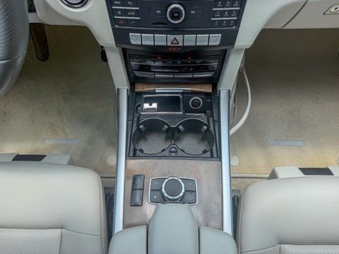 Used 2016 Mercedes-Benz E 350 Sedan image 10