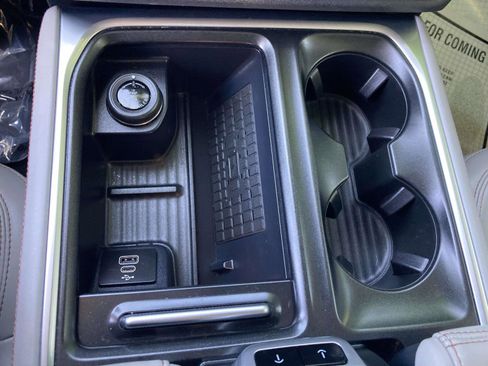 Used 2025 Ford Expedition Active RWD image 27