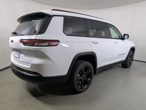 New 2025 Jeep Grand Cherokee L Altitude RWD image 8