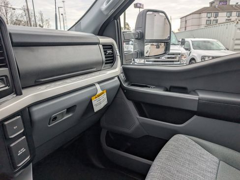 New 2026 Ford F250 XLT w/ 360-Degree Camera Package image 28