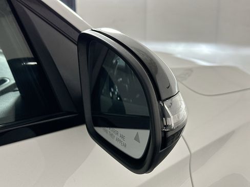 Used 2023 Mercedes-Benz GLC 300 4MATIC Coupe image 10