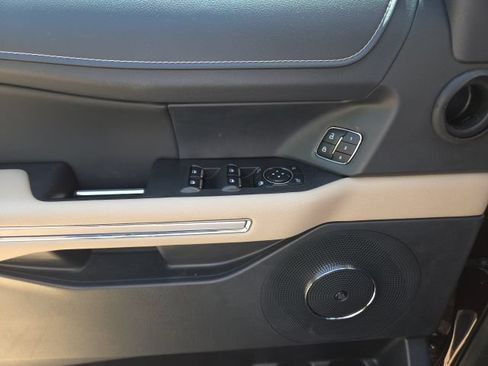 Used 2024 Ford Expedition Limited RWD image 13