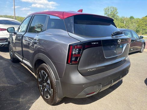 Used 2025 Nissan Kicks SV AWD/4WD image 12