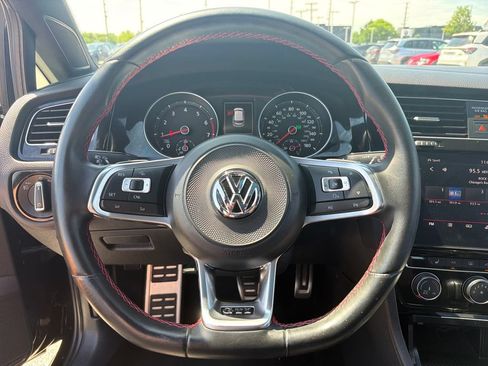 Used 2018 Volkswagen GTI SE FWD image 13