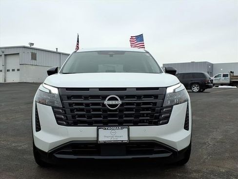 New 2026 Nissan Pathfinder SV image 2