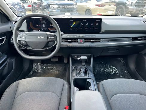 Used 2025 Kia K4 FWD image 15