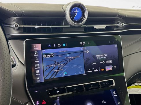 New 2025 Maserati Grecale GT image 14