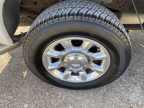 Used 2013 Ford F250 Lariat w/ Lariat Interior Pkg image 8