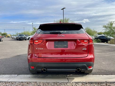 Used 2018 Jaguar F-PACE Prestige image 4
