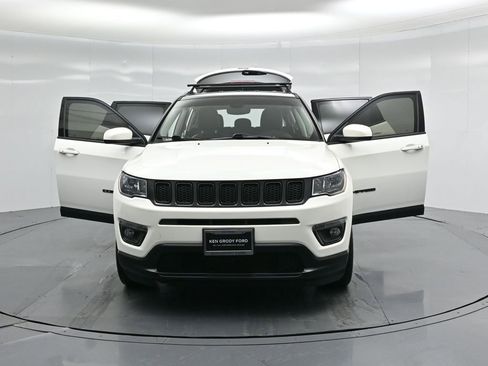 Used 2020 Jeep Compass Latitude image 27