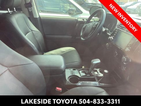 Certified 2023 Toyota 4Runner TRD Off-Road Premium w/ Moonroof Package AWD/4WD image 9