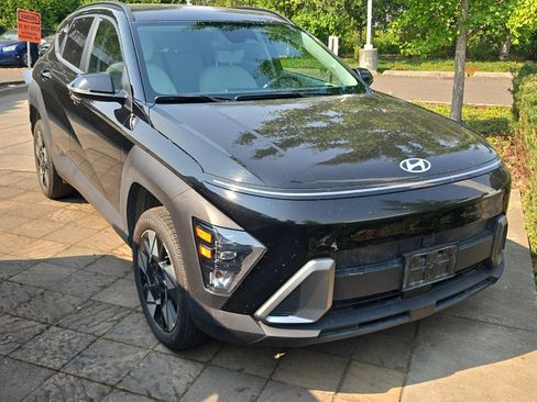 Used 2025 Hyundai Kona SEL AWD/4WD image 2