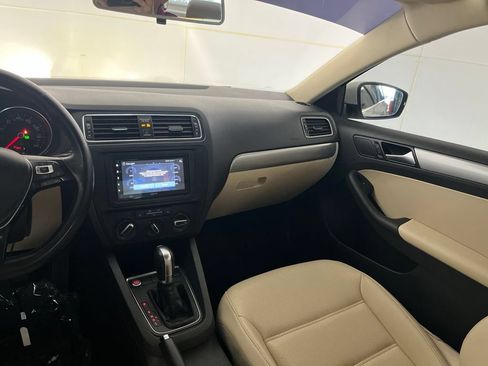 Used 2017 Volkswagen Jetta SE FWD image 31