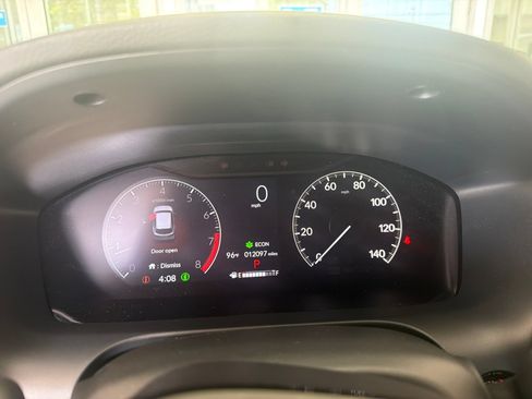 Used 2025 Honda HR-V Sport image 1