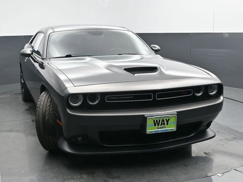 Used 2019 Dodge Challenger R/T image 8