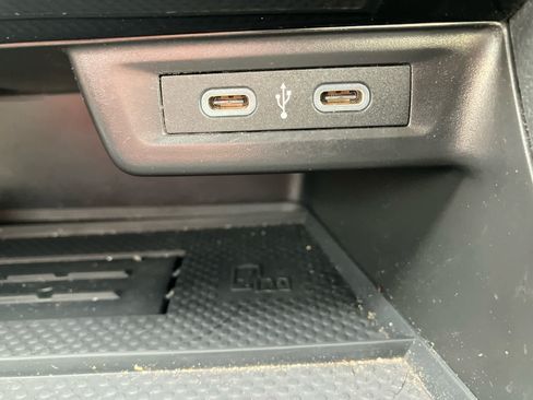 Used 2025 Volkswagen Jetta SE FWD image 25
