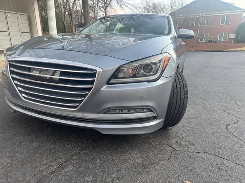 Used 2015 Hyundai Genesis 5.0 image 1