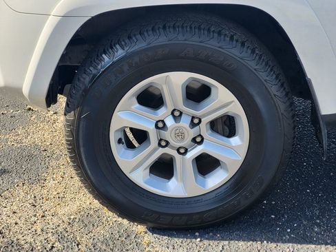 Used 2023 Toyota 4Runner SR5 Premium image 8