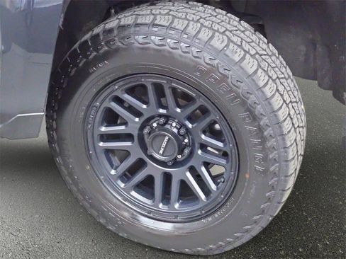 Used 2018 Chevrolet Silverado 1500 LT image 31