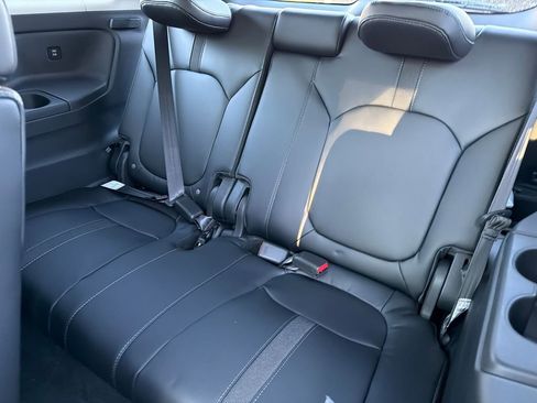 New 2025 Honda Pilot Touring image 17