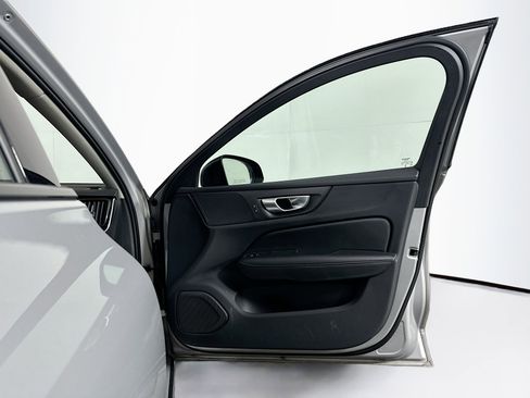 Used 2024 Volvo S60 B5 Core image 32
