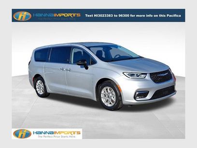 Used 2024 Chrysler Pacifica Touring-L
