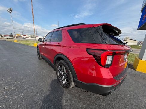 Used 2025 Ford Explorer ST w/ Sun And Sound Package image 5