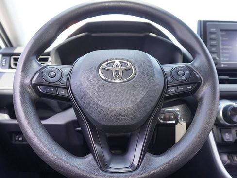 Certified 2022 Toyota RAV4 LE w/ Carpet Mat Package (TMS) AWD/4WD image 20