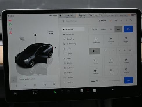 Used 2023 Tesla Model Y Long Range AWD/4WD image 30