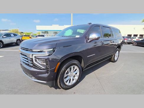 New 2025 Chevrolet Suburban Premier image 25