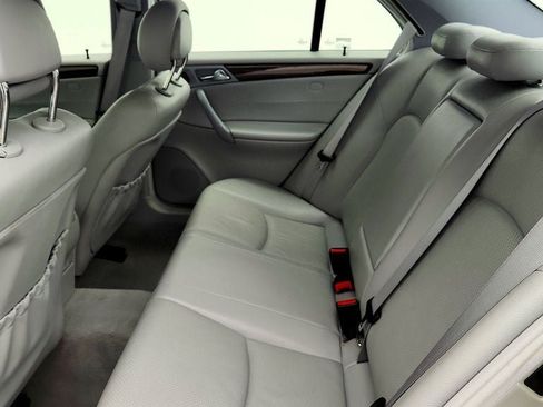 Used 2003 Mercedes-Benz C 240 Sedan image 20