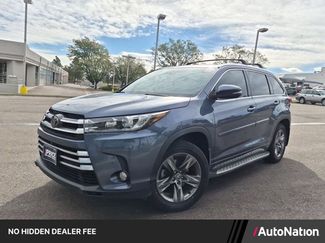 Used 2018 Toyota Highlander Limited Platinum AWD/4WD video 1