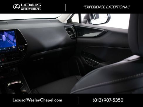 Used 2025 Lexus NX 250 FWD w/ Accessory Package (2T) image 18