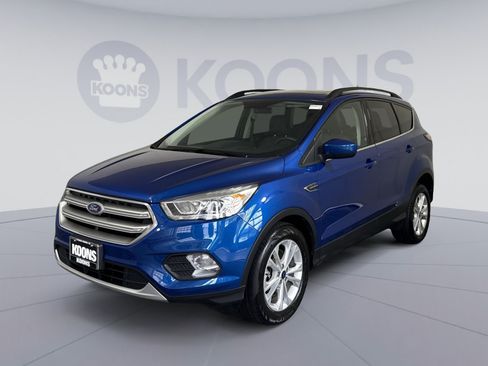 Used 2017 Ford Escape SE w/ SE Leather Comfort Package AWD/4WD image 1