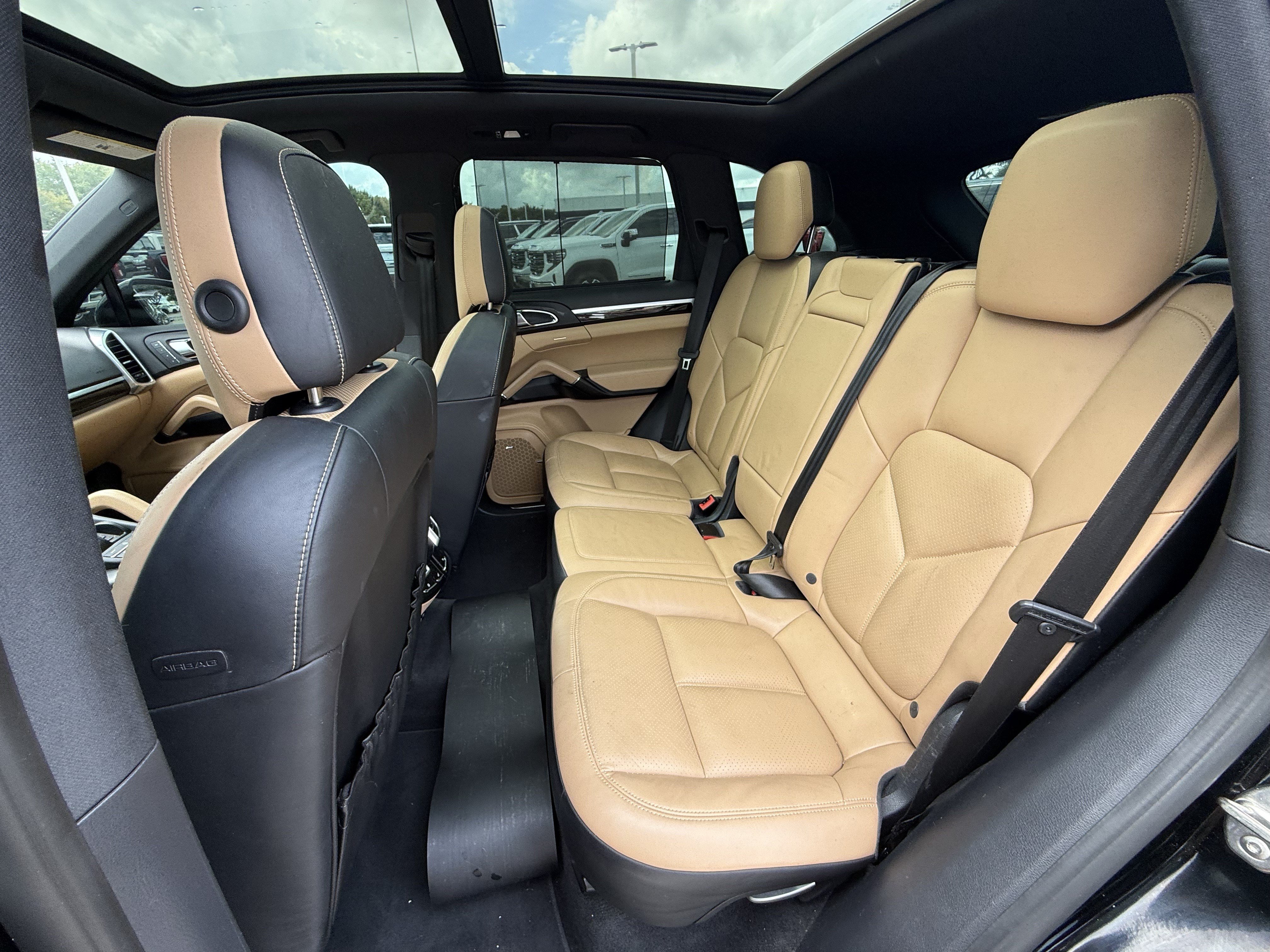 Used 2016 Porsche Cayenne S AWD/4WD image 30
