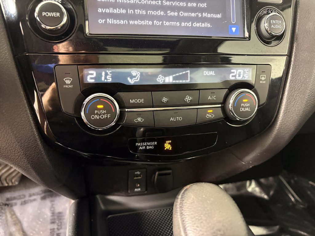 Used 2016 Nissan Rogue SL AWD/4WD image 19