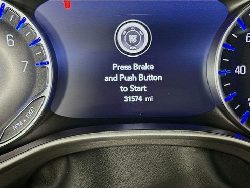 Certified 2024 Chrysler Pacifica Touring-L image 20