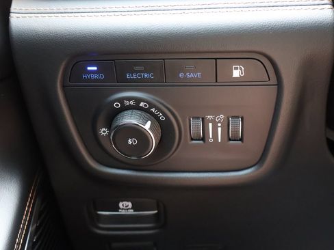 Used 2022 Jeep Grand Cherokee Summit AWD/4WD image 33