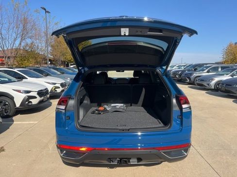 New 2026 Volkswagen Atlas Cross Sport SE AWD/4WD image 9