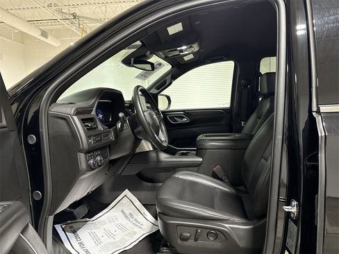 Used 2024 Chevrolet Suburban LT image 19