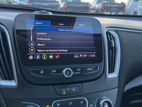 Used 2025 Chevrolet Malibu LT image 45