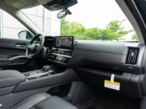 New 2026 Nissan Pathfinder SL AWD/4WD image 28