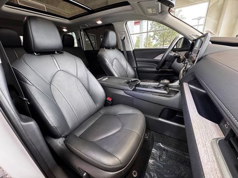 Used 2025 Toyota Grand Highlander AWD image 51