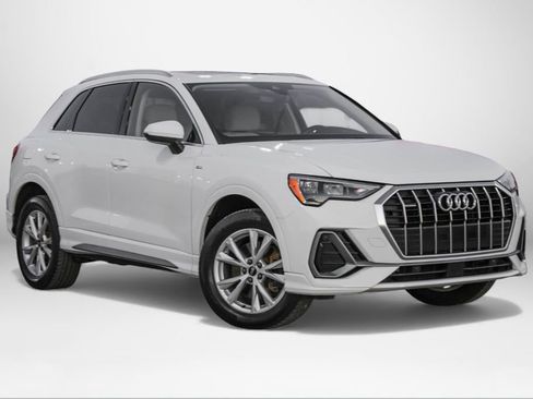 Used 2021 Audi Q3 2.0T Premium w/ Convenience Package image 4