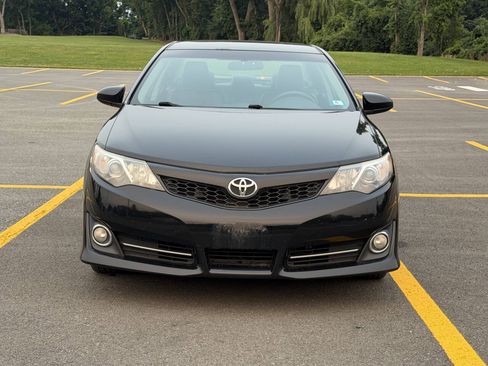 Used 2014 Toyota Camry SE FWD image 3