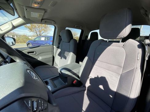Used 2023 Nissan Frontier S w/ Technology Package image 27