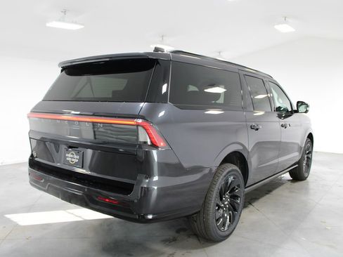 New 2026 Lincoln Navigator L Reserve w/ Jet Appearance Package image 8