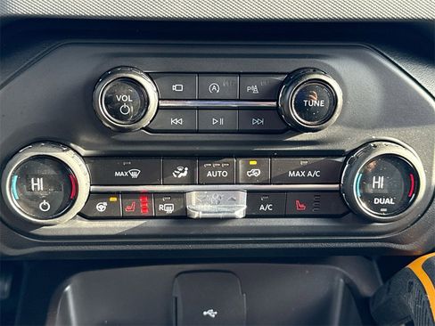 Used 2024 Ford Bronco Badlands image 16