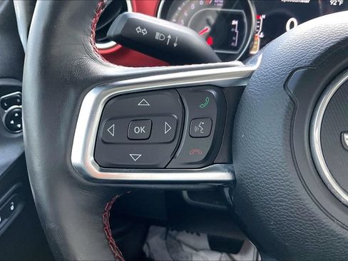Used 2019 Jeep Wrangler Unlimited Rubicon w/ LED Lighting Group AWD/4WD image 12